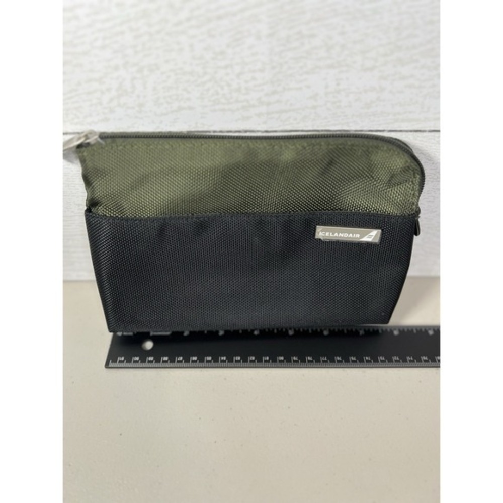Icelandair Collectible Small Green Black Toiletry Bag Travel Airplane